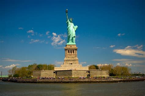 von wem ist die freiheitsstatue|Freiheitsstatue in New York: Fakten, Tipps & Tickets